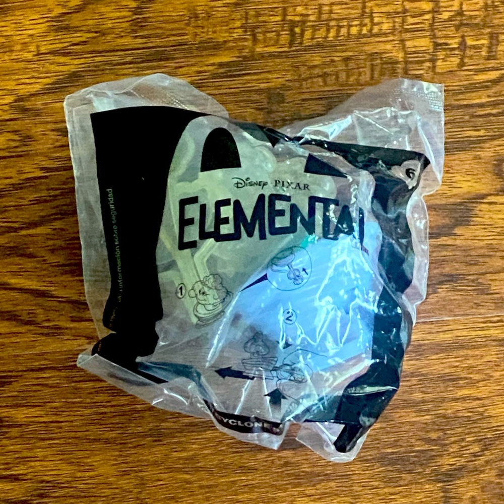 🔸Disney Pixar Elemental ‘Lutz on Cyclone Stadium’ McDonald’s Happy Meal Toy🔸